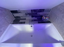 Bathtub en-suite
