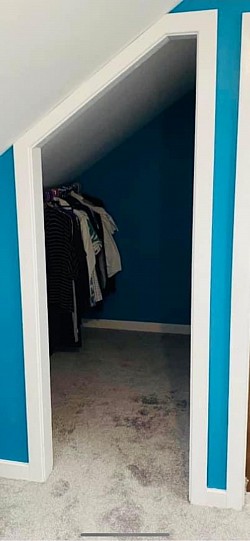Walk-in wardrobe